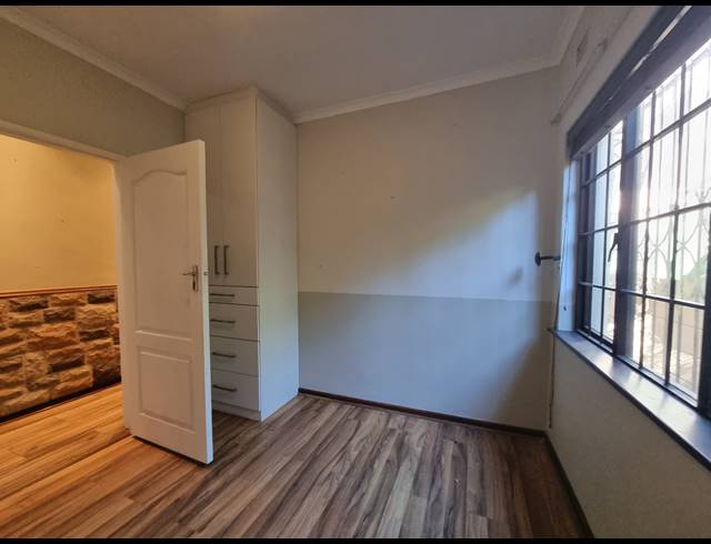 4 BEDROOM HOUSE FOR SALE IN TABLE VIEW